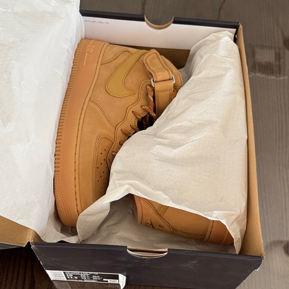 Nike Air Force 1 High Tops in Tan - Picture 4 of 6
